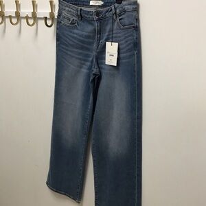 Modern Straight-Leg Women’s Jeans - Blue hidden Logan dad jean mid rise.